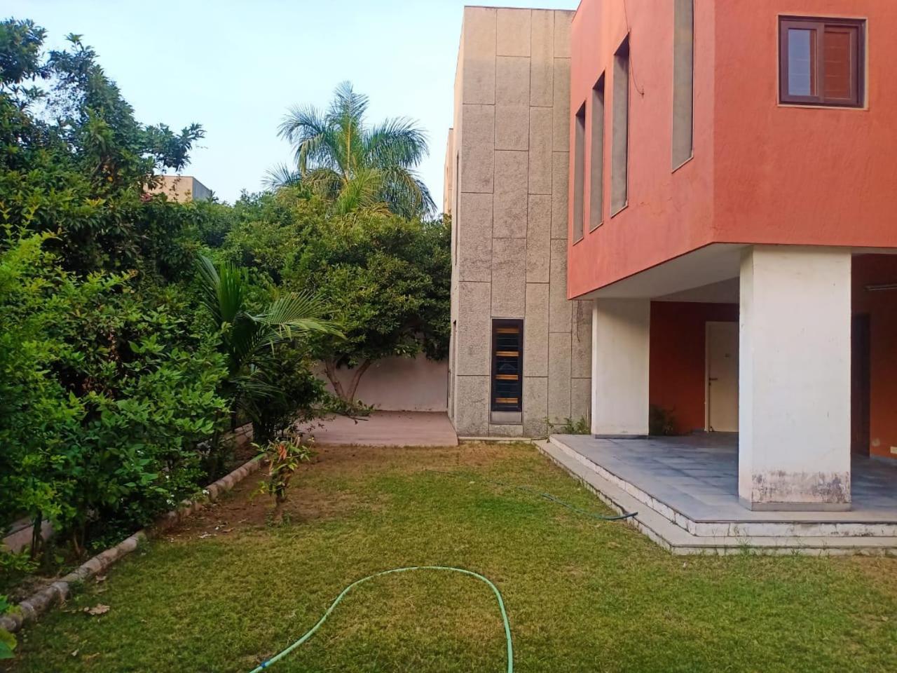 Villa-Safal Amrakunj Ахмедабад Экстерьер фото